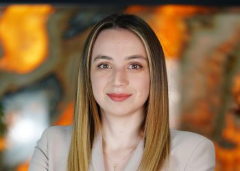 Sağlıkta Kadınların İzi: Her Üç Sağlık Çalışanından İkisi Kadın