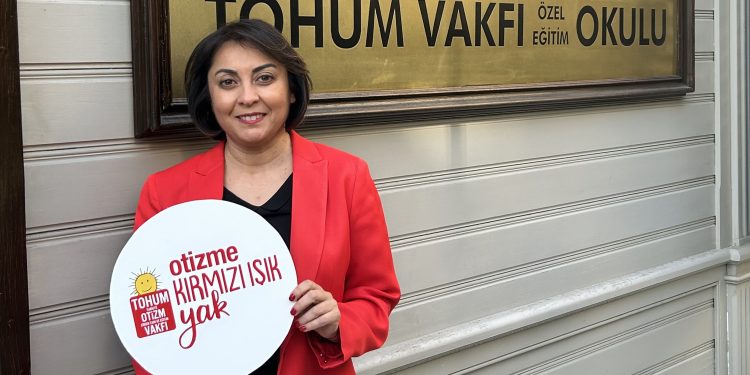 Otizmli Bireylerin Eşit Haklara Erişimi İçin #OtizmeKırmızıIşıkYak