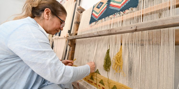 Mersin Kadın ve çocuk atölyesi fabrika gibi işliyor
