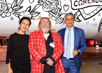 Dünyanın tamamen dövme tasarımlı ilk uçağı havalandı