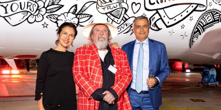 Dünyanın tamamen dövme tasarımlı ilk uçağı havalandı