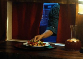 Pelin Esmer’in yeni filmi ‘O DA BİR ŞEY Mİ’, Türkiye prömiyerini İstanbul Film Festivali’nde gerçekleştirecek!