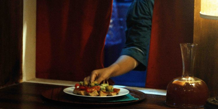 Pelin Esmer’in yeni filmi ‘O DA BİR ŞEY Mİ’, Türkiye prömiyerini İstanbul Film Festivali’nde gerçekleştirecek!