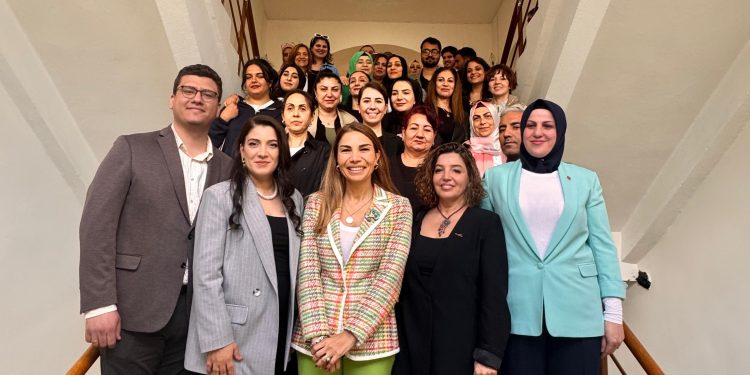 Teknosa’nın ‘Kadın için Teknoloji’ projesi  Diyarbakır’da ilham kaynağı oldu