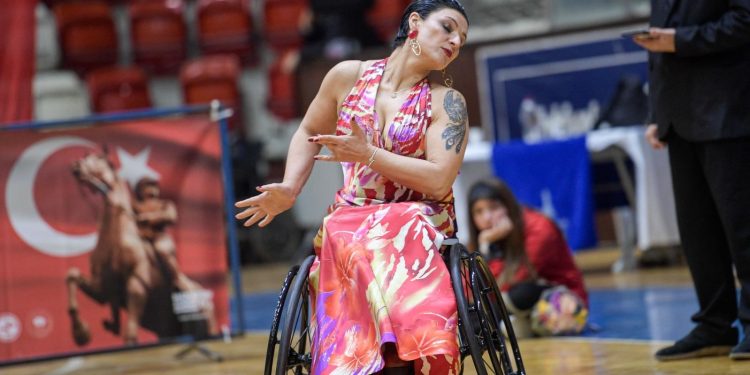 Engelleri dansla kaldırdılar