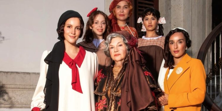 Ayşe Kulin’in romanından uyarlanan “Veda” tiyatro sahnesinde