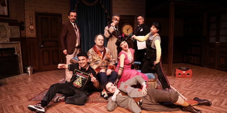 Londra’dan Broadway’e Bol Ödüllü Komedi “Yoldan Çıkan Oyun” Seyirciyle buluşuyor