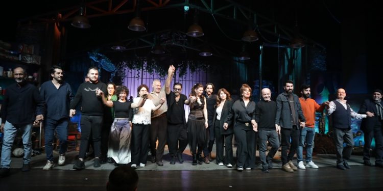 Şehir Tiyatroları’nın yeni oyunu “Geçmişin Gölgesi” Seyirciyle buluştu