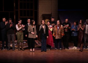 Bol ödüllü komedi “Yoldan Çıkan Oyun” Seyirciyle buluştu