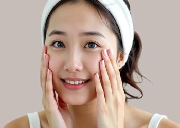 Göz Çevresi Bakımı: Aydınlık ve Genç Görünümün Sırrı