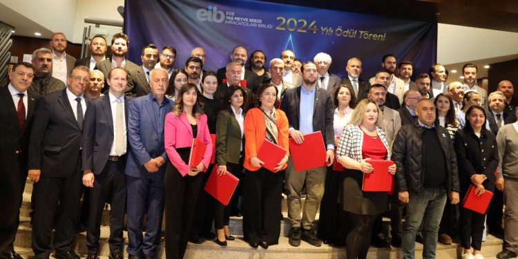 Yaş meyve sebze ve meyve sebze mamulleri ihracatçılarında genel kurul ve ödül coşkusu