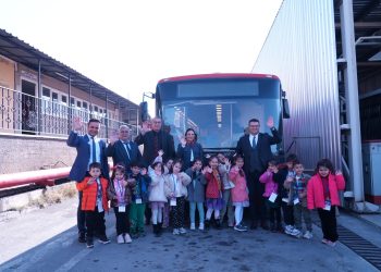 Yuvamız İzmir’in çocukları hem kenti hem hayatı tanıyor