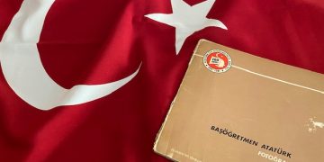 Rengigül Ural : 23 Nisan – Mustafa Kemal Atatürk ve Haydar Sarıali Dedem ile Manevî Aile Mirâsım
