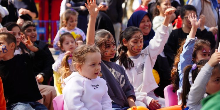 Saraçhane’de özgürlük ve demokrasi şenliği coşkusu sürüyor