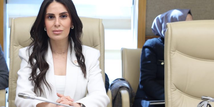 Marmaris İlçe Milli Eğitim Müdürü eşini proje okula atattı; Özcan konuyu Meclis’e taşıdı