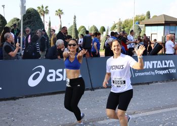 RUNTALYA Maratonu büyük coşkuya sahne oldu