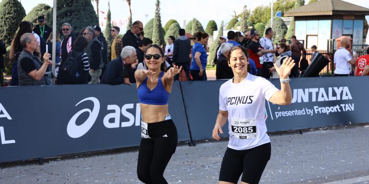 RUNTALYA Maratonu büyük coşkuya sahne oldu