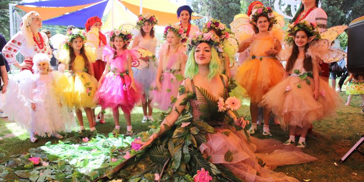 Yüz Binlerce İnsan Türkiye’nin İlk Ve Tek Karnavalı İçin Adana’da buluştu