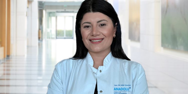 Psikolog Jülide Unutmaz : “Türkiye günün 7 saati çevrimiçi”