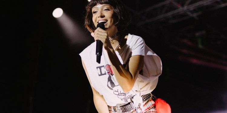 Zeynep Bastık Alaçatı’da Sezonu Festivalle açtı