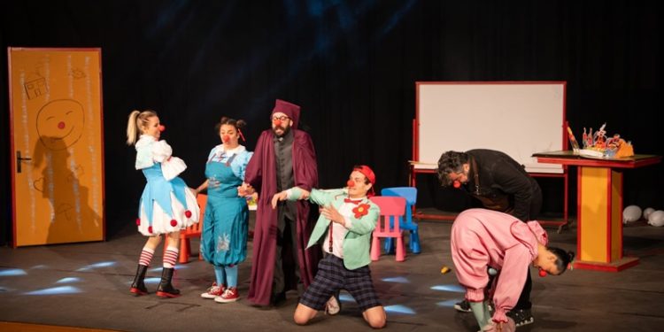 İzmir Şehir Tiyatroları’ndan çocuklara bayram armağanı