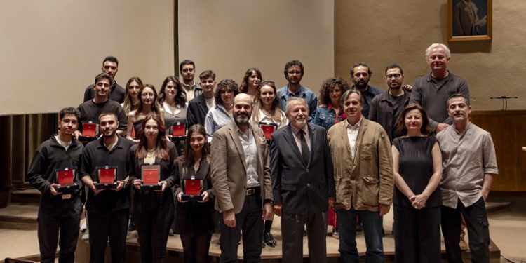 Ortak yaşam alanlarına ilham veren  geleceğin tasarımcıları ödülle buluştu