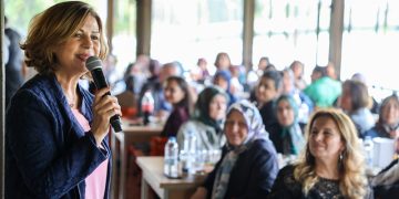 Başkan Ayşe Ünlüce : “Her Zaman Başımızın Tacısınız”