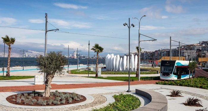 İzmir’in afet sonrası toplanma alanlarının analizi yapıldı