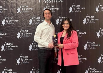 Tavuk Dünyası’na Yıldız Teknik Üniversitesi’nden “Yılın En İyi Restoran Zinciri” ödülü