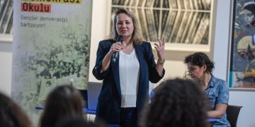 Akdeniz Akademisi Demokrasi Okulu açıldı