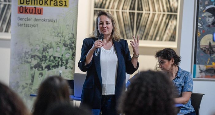 Akdeniz Akademisi Demokrasi Okulu açıldı