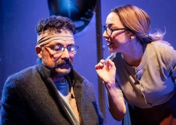 “Evlilikte Ufak Tefek Cinayetler” Dolunay Soysert ve Bülent İnal yorumuyla sahnede