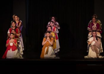 ‘Bi’ Değişik Tiyatro’dan ‘EŞEK ARILARI’…