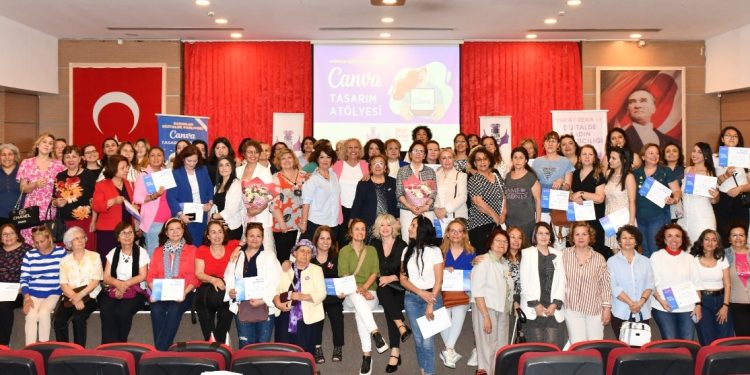 Çiğli’den Türkiye’ye örnek model: Kadınlar dijitalde başarıyla ilerliyor