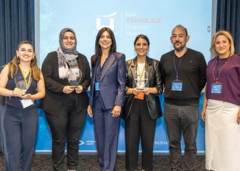 ÜNLÜ & Co Kadın Teknoloji Girişimcileri Akademisi’nin Mezunları 1,2 Milyon USD Yatırım aldı