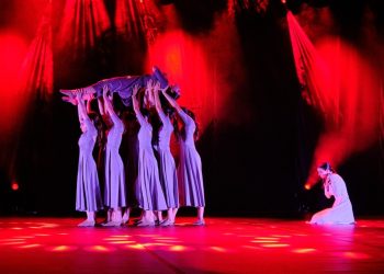 “KADIN” Dans performansı yeniden sahneye dönüyor: Şiddete karşı sanatın gücü