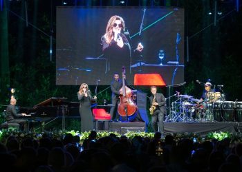 Melody Gardot Antalyalı müzikseverlerle buluştu