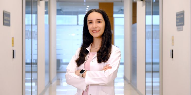 Dr. Öğretim Üyesi Elif Ayşe Tamtekin Erdoğan : “Yazın favori tatlısı diş sağlığını tehdit ediyor mu?”