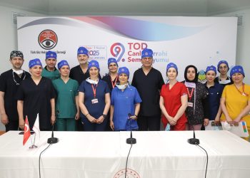 Göz hekimleri Ankara’da 4 gün boyunca canlı yayında 70 ameliyat yapacak