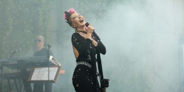 Cuma iş çıkışı’nda Hande Yener sahnedeydi