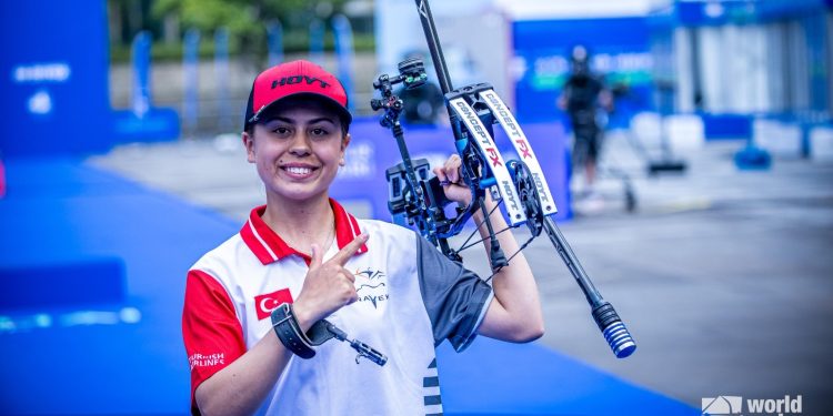 Hazal Burun’dan milli takımda yeni dünya rekoru