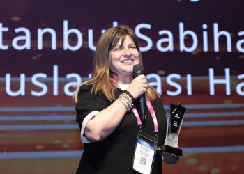 Üretken Yapay Zeka Asistanı SAVVy, İstanbul Sabiha Gökçen’e Yılın En İyi CIO’su ödülünü getirdi