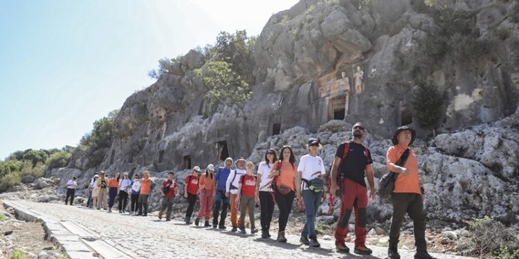 ‘Tarihi Kilikya Projesi’nde Ziyaretçiler Antik Çağ’a uzanan Tarihi Yolculuk yaptılar
