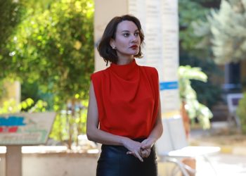 Oyuncu Mine Kılıç, “Daha pozitif bir dönüm noktası olsun isterdim. Şu an sanki duvarlar üstüme yıkılıyor gibi oluyor”