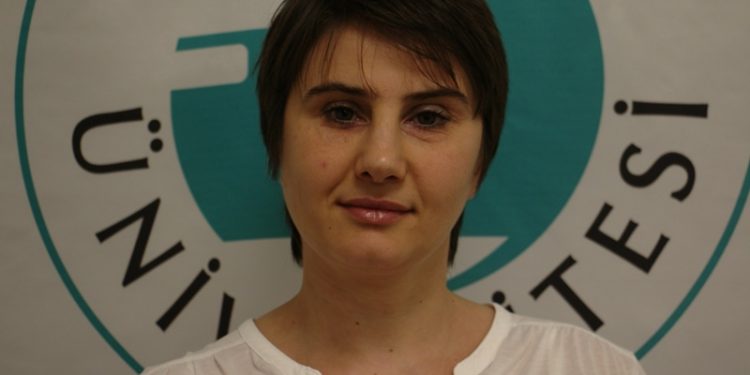 Dr. Öğretim Üyesi Nuriye Pekcan : “Yoğun iş yükü, hemşireleri fiziksel ve ruhsal olarak yıpratıyor!”