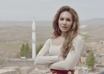 Sahra Şaş : “Kendimi Jennifer Lopez’e başladım”