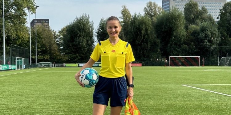 FIFA kokartlı kadın hakem Türkiye’de bir ilke imza attı!