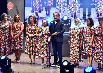 İzmir Büyükşehir’e iki tiyatro ödülü birden