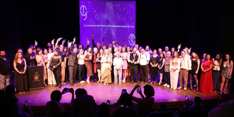 Yeni Tiyatro Dergisi & Yeni Sinema Dergisi 12. Emek ve Başarı Ödülleri’nde Şehir Tiyatrolarına 7 Ödül