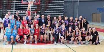 Antalya Büyükşehir Basketbol Yerel Ligi Büyük Kadınlar da şampiyon oldu